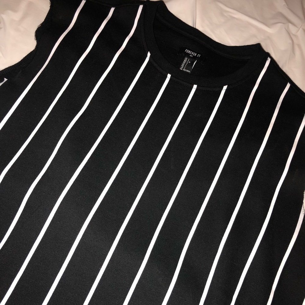 Forever 21 men’s sleeveless sweater
